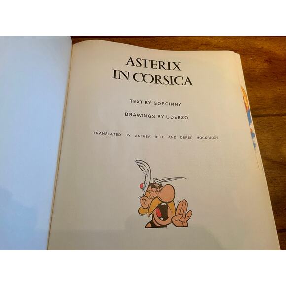 2 Dif. Asterix Softcover Books + 1 Designing Colors Color Book Lot of 3 Books - Picture 9 of 16
